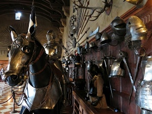 armature, elmi, spade, cavallo, armi, museo, corazze, corna, ferro, orecchie, lance, metallo, occhi, sala