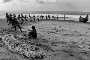 mare, barca, spiaggia, fune, bianconero, corde, corda, persone, uomini, pescatori, tiro, sabbia