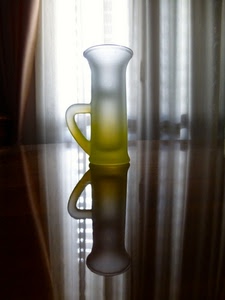 bicchiere, riflesso, giallo, tenda, vetro, tavolo, finestra, tende, luce, liquore, trasparenza, riflessi, manico, bianco, satinato
