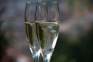 bicchieri, due, bollicine, spumante, vetro, calici, brindisi, vino